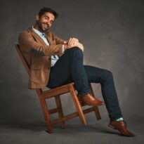 men-model-in-chair
